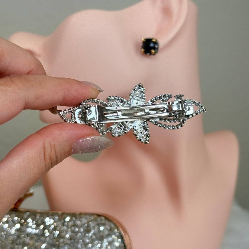 Sparkling Silver Floral Hair Accessorie - Picture 5 of 5
